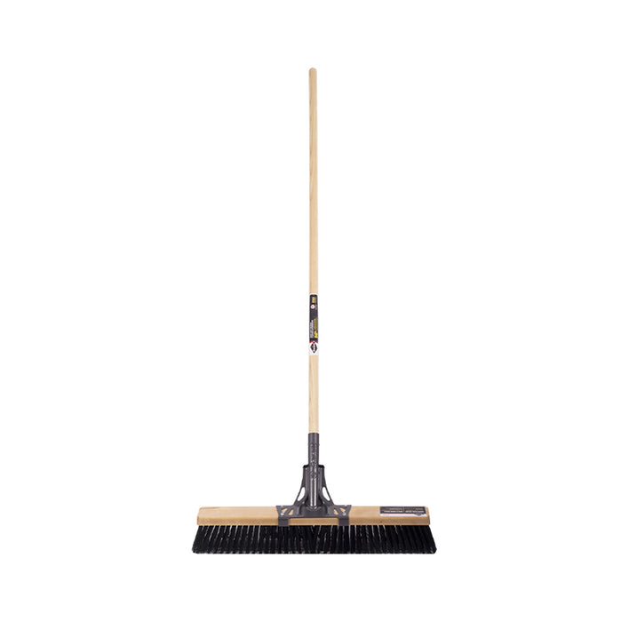 Balai-brosse pour surfaces rugueuses, 24 po, manche en bois